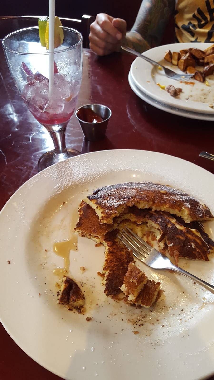 Abbaye | restaurant | 637 N 3rd St, Philadelphia, PA 19123, USA | 2156276711 OR +1 215-627-6711