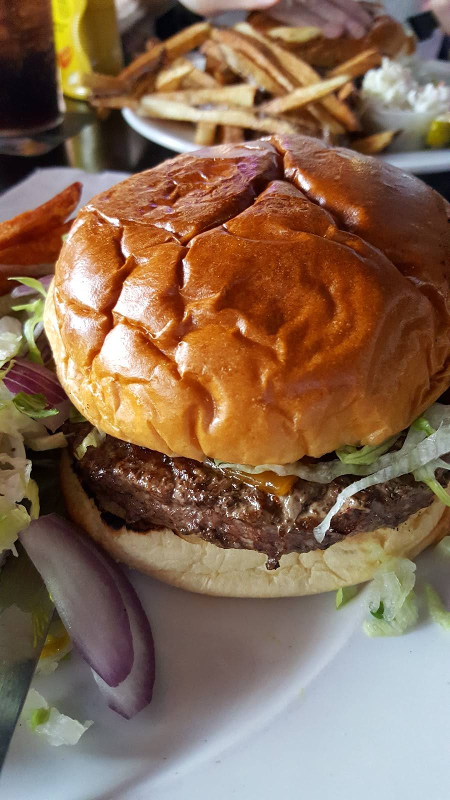 The Dam Bar & Grill | restaurant | 65 N River Ln, Geneva, IL 60134, USA | 6308453266 OR +1 630-845-3266