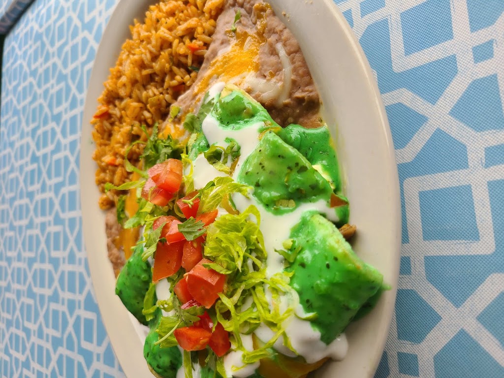 The Breeze Waterfront Cafe | restaurant | 5701 Shore Blvd S, Gulfport, FL 33707, USA | 7279028262 OR +1 727-902-8262