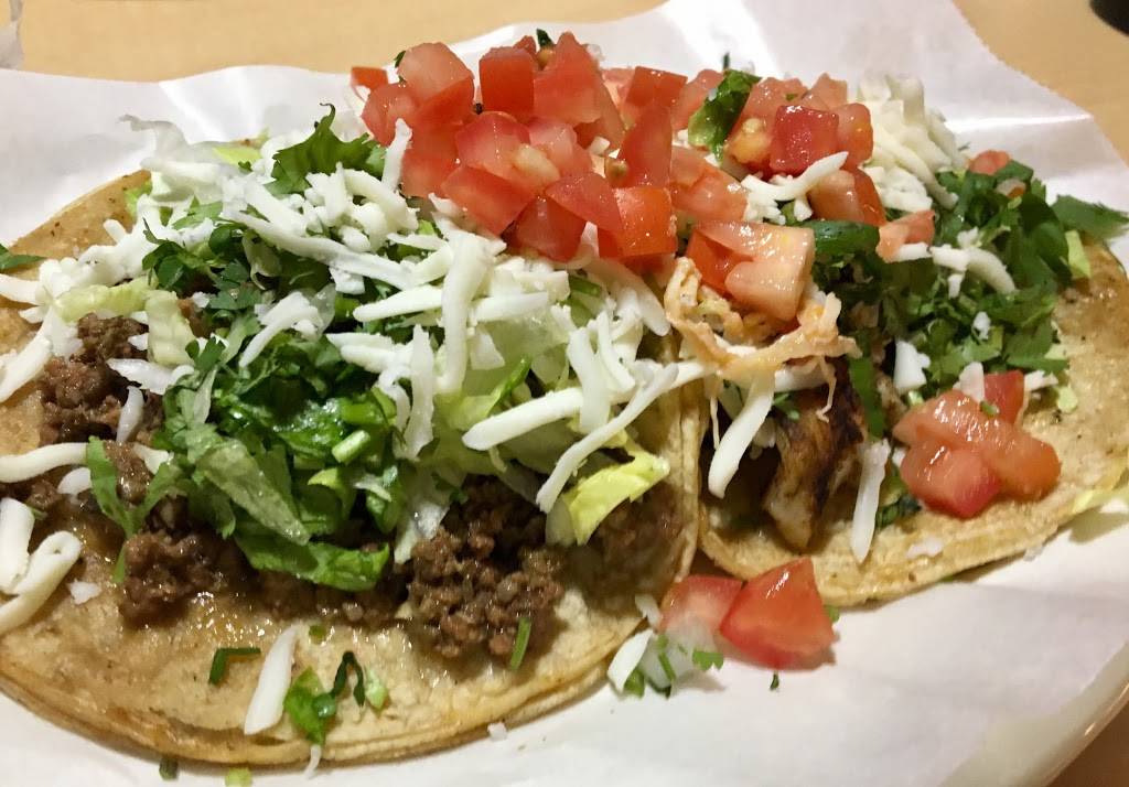 Tacos El Cuñado | restaurant | 442 Baypark Dr, Holland, MI 49424, USA | 6162987225 OR +1 616-298-7225