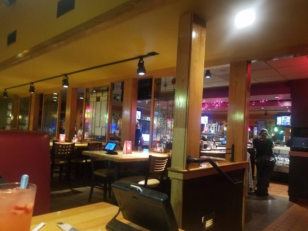 Applebees Grill + Bar | restaurant | 610 N Bluff Rd, Collinsville, IL 62234, USA | 6183456840 OR +1 618-345-6840
