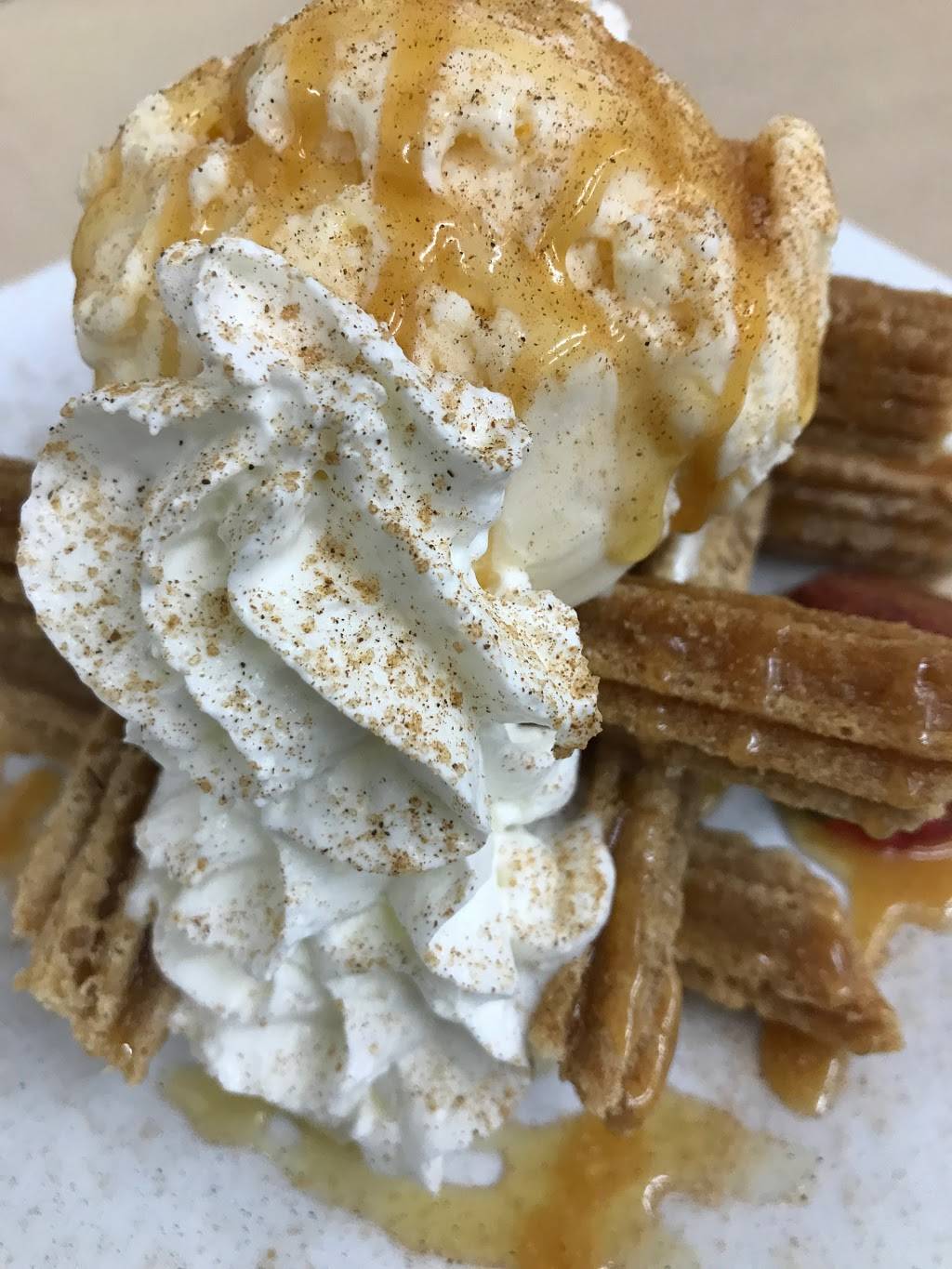 La Familia Restaurant | restaurant | 431 Winthrop St, Taunton, MA 02780, USA | 5088238664 OR +1 508-823-8664