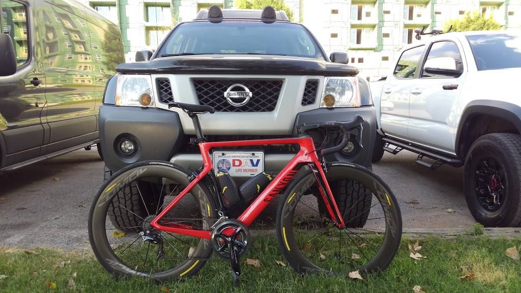 Elwoods | restaurant | 1924 Riverside Dr, Tulsa, OK 74119, USA | 9189499090 OR +1 918-949-9090