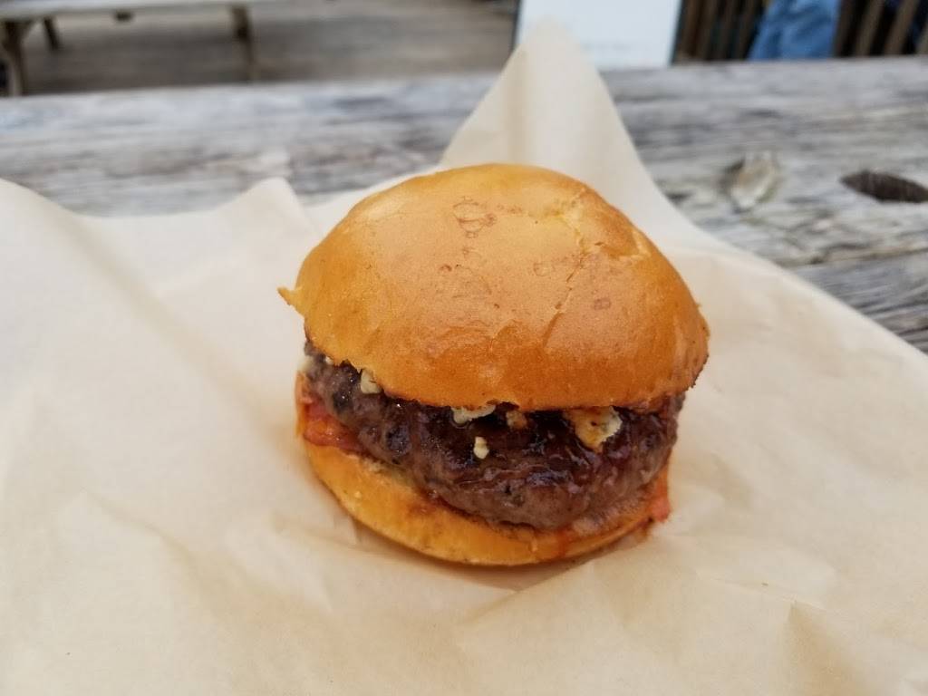 Pieces of Eight | restaurant | 4615 Hollins Ferry Rd, Halethorpe, MD 21227, USA | 4103700810 OR +1 410-370-0810