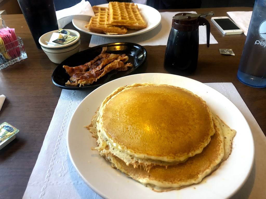 Sunrise Family Restaurant | restaurant | 3500 N Lindbergh Blvd, St Ann, MO 63074, USA | 3142099545 OR +1 314-209-9545