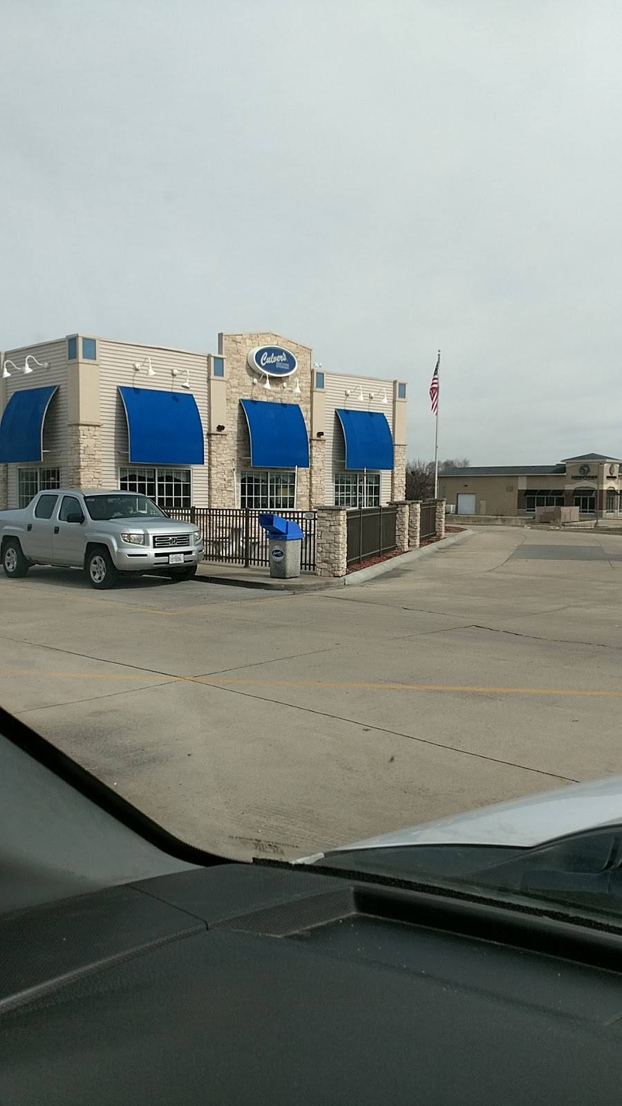 Culvers | restaurant | 1275 S Oakwood Ave, Geneseo, IL 61254, USA | 3099445300 OR +1 309-944-5300