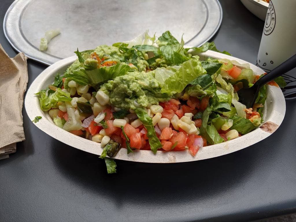 Chipotle Mexican Grill | restaurant | 1813 Village West Pkwy Ste Q101, Kansas City, KS 66111, USA | 9132999221 OR +1 913-299-9221