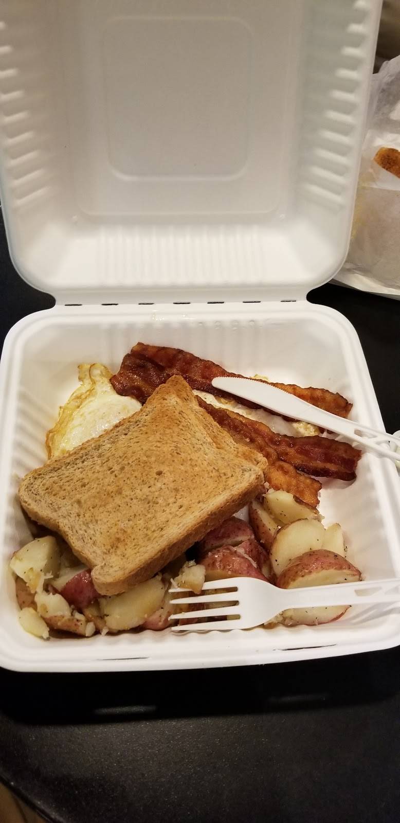 Skybridge Restaurant & Bar | restaurant | 5600 Mannheim Rd, Chicago, IL 60666, USA | 7736018445 OR +1 773-601-8445