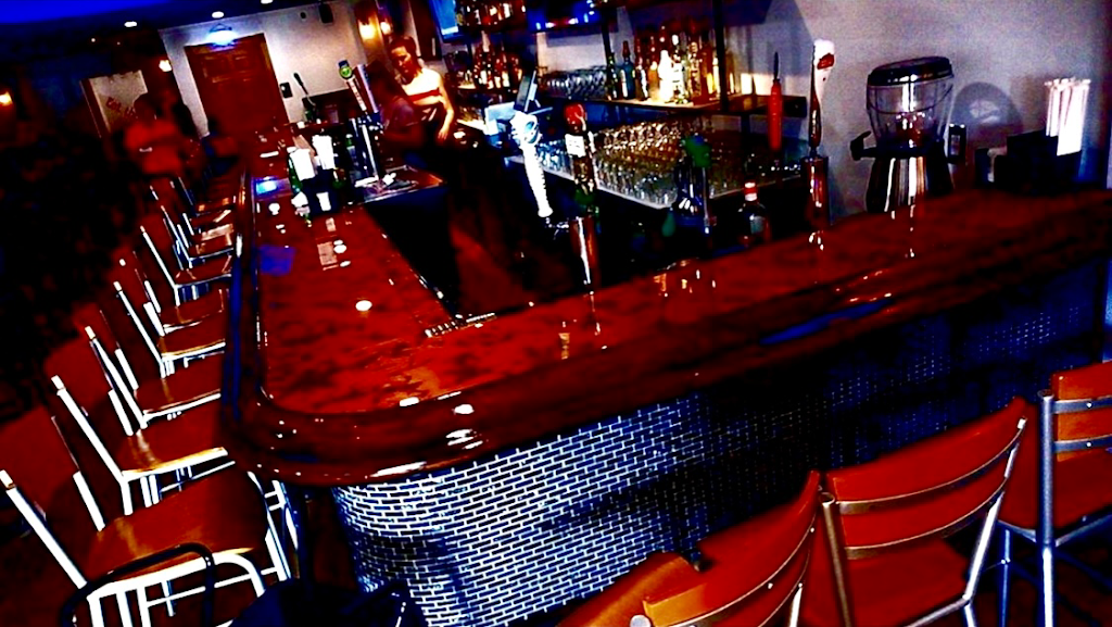 Greenback’s Pub | restaurant | 3807 Fort St, Wyandotte, MI 48192, USA | 7342588072 OR +1 734-258-8072