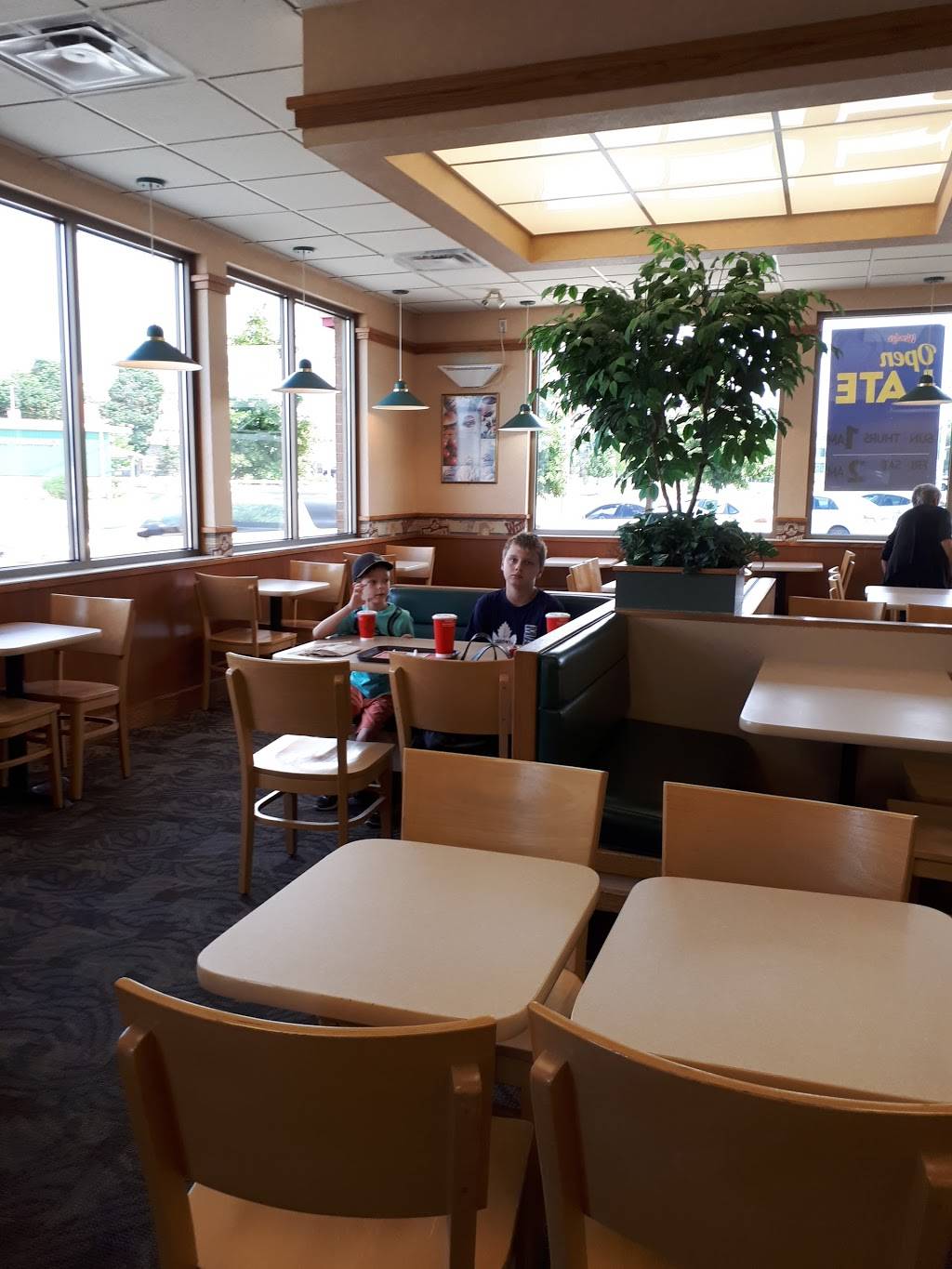 Wendys | restaurant | 78 Icomm Dr, Brantford, ON N3S 2X5, Canada | 5197537708 OR +1 519-753-7708