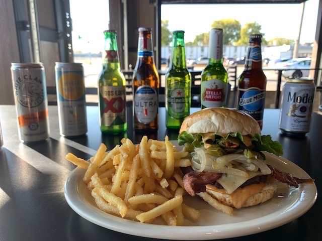 Social 45 Sports Bar & Grill | restaurant | 2101 Mannheim Rd, Melrose Park, IL 60164, USA | 8722688682 OR +1 872-268-8682