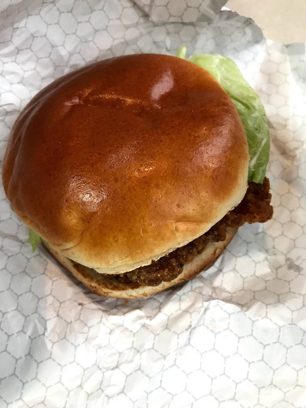 Wendys | restaurant | 320 Village Center Dr, Swedesboro, NJ 08085, USA | 8562410724 OR +1 856-241-0724