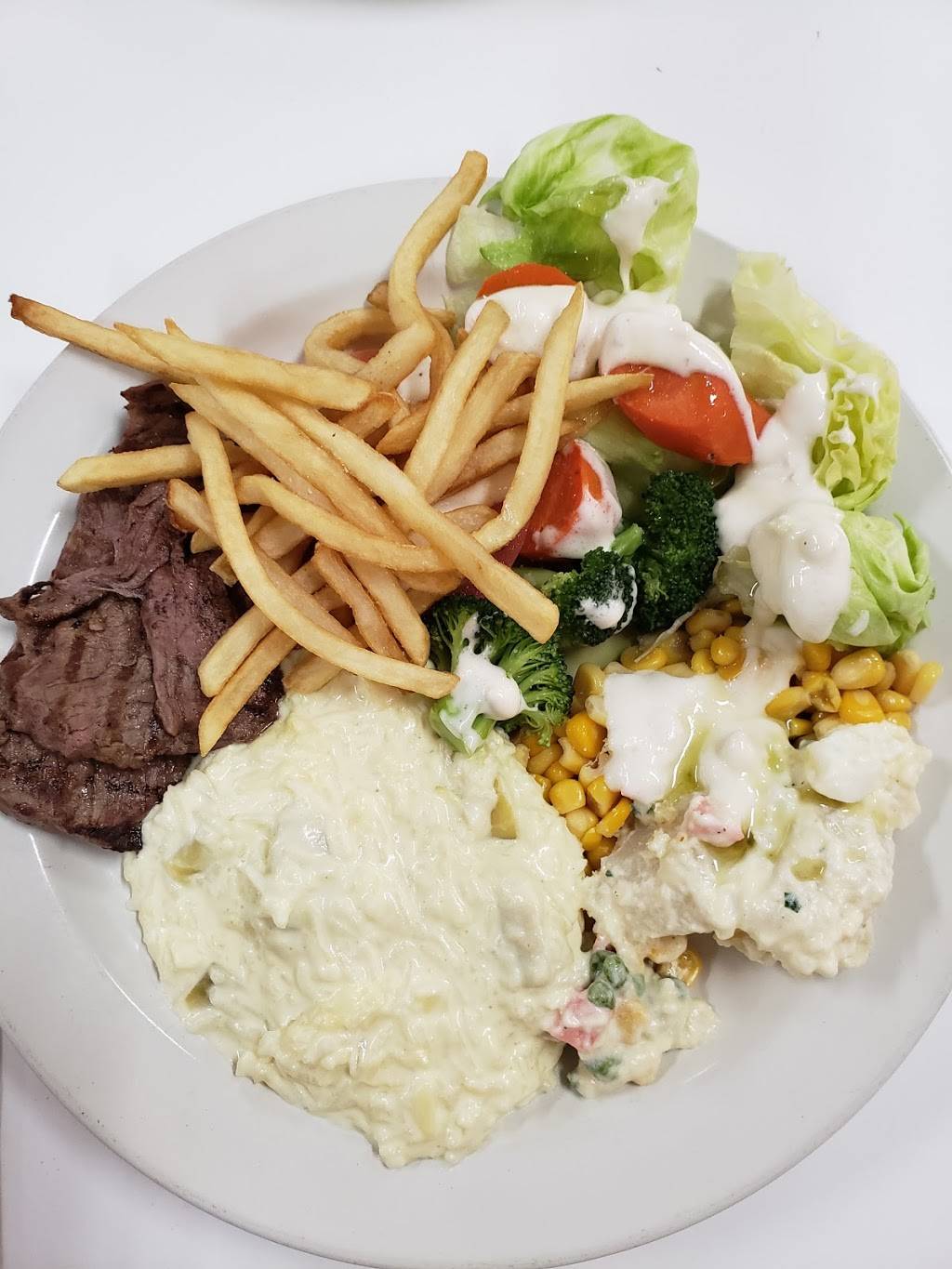 Camilas Restaurant | restaurant | 5458 International Dr, Orlando, FL 32819, USA | 4073542507 OR +1 407-354-2507