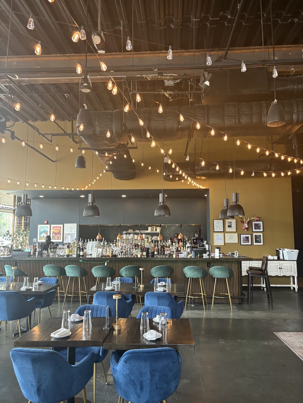 Saffron Urban Indian Kitchen | restaurant | 6706 Frances St, Omaha, NE 68106, USA | 5318678593 OR +1 531-867-8593