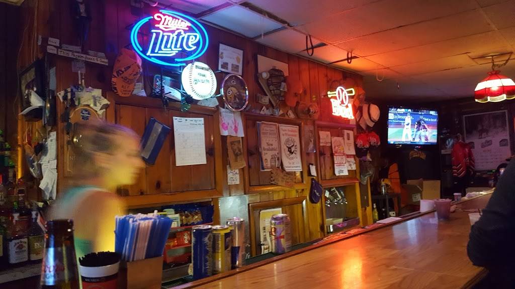 Dug Out | restaurant | 2491 240th St, Cushing, WI 54006, USA | 7156485275 OR +1 715-648-5275