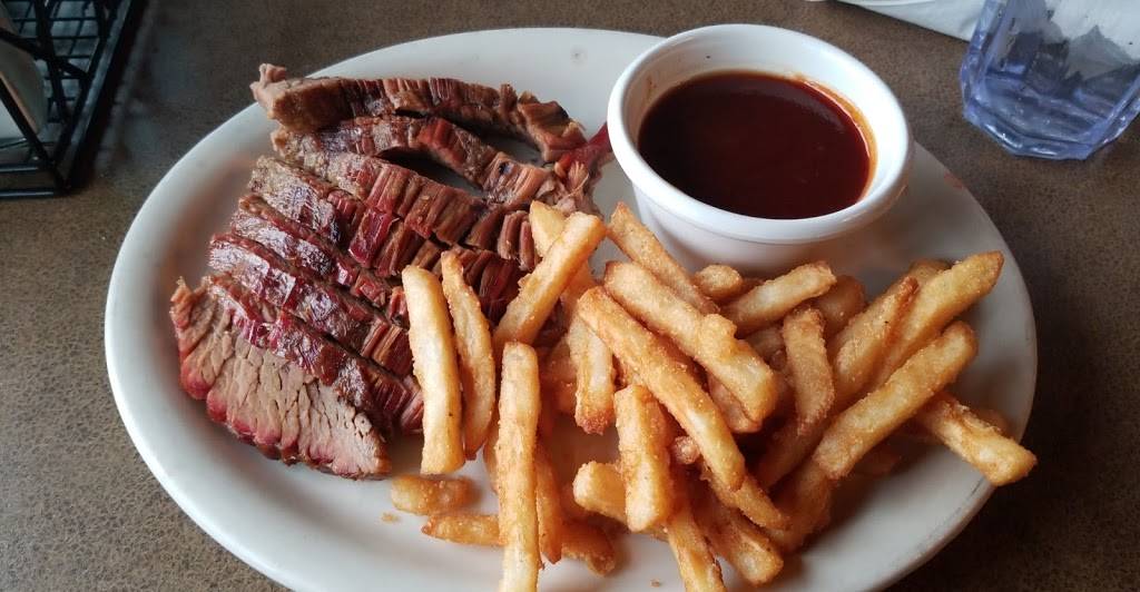 Chucks Southern Comforts Cafe & Banquets | night club | 8025 Cass Avenue, Darien, IL 60561, USA | 3314314000 OR +1 331-431-4000