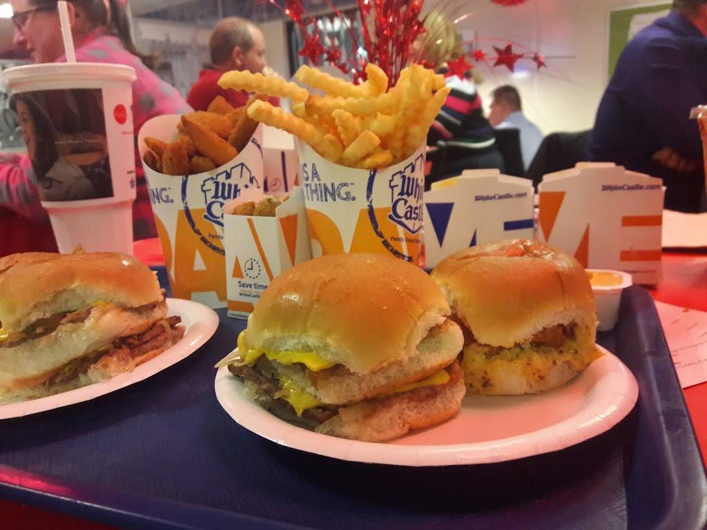 White Castle | restaurant | 110 E N Ave, Carol Stream, IL 60188, USA | 6305109111 OR +1 630-510-9111