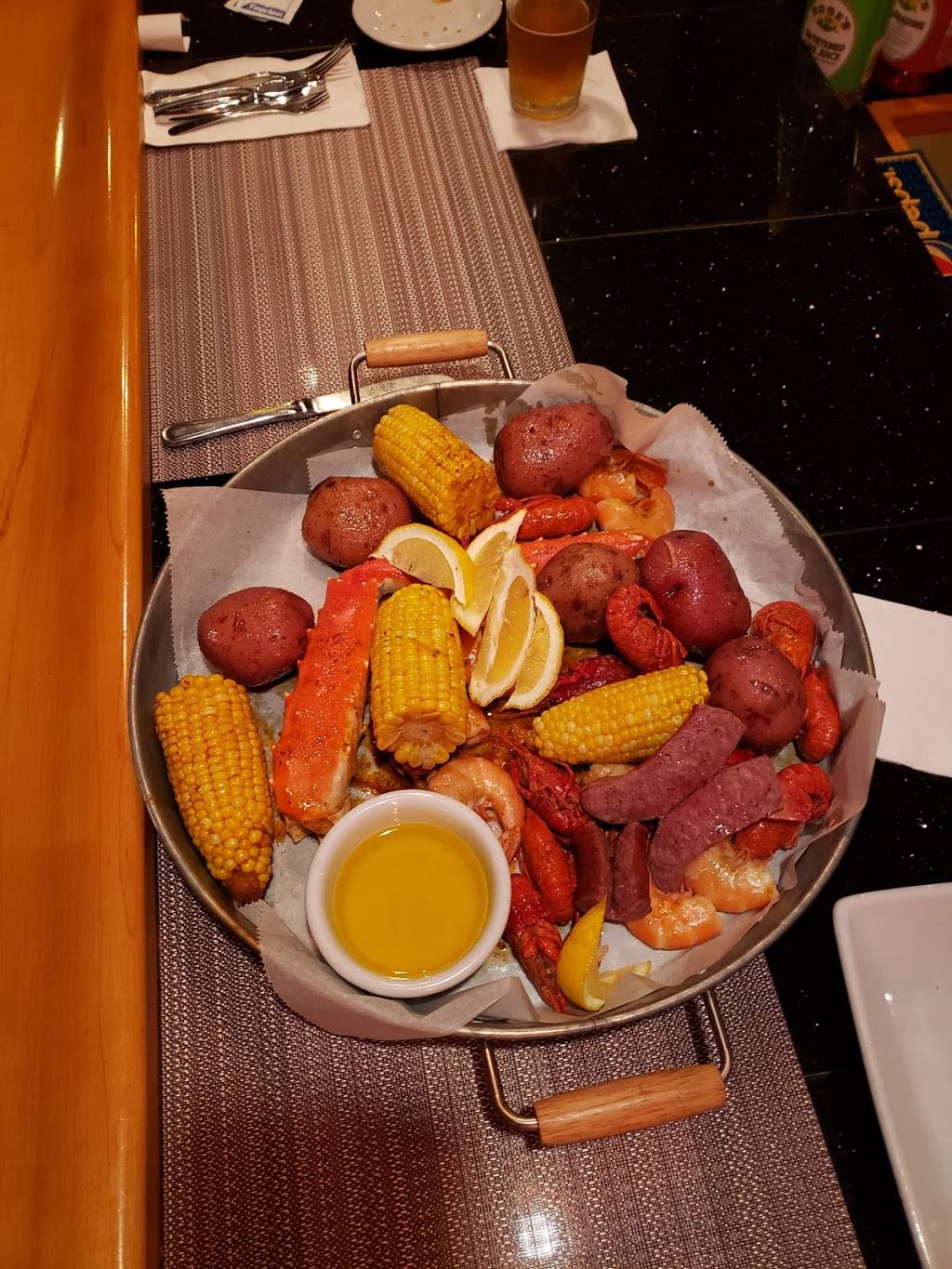 Pearl eatery - drinkery | restaurant | 525 1st St, Menominee, MI 49858, USA | 9063524214 OR +1 906-352-4214