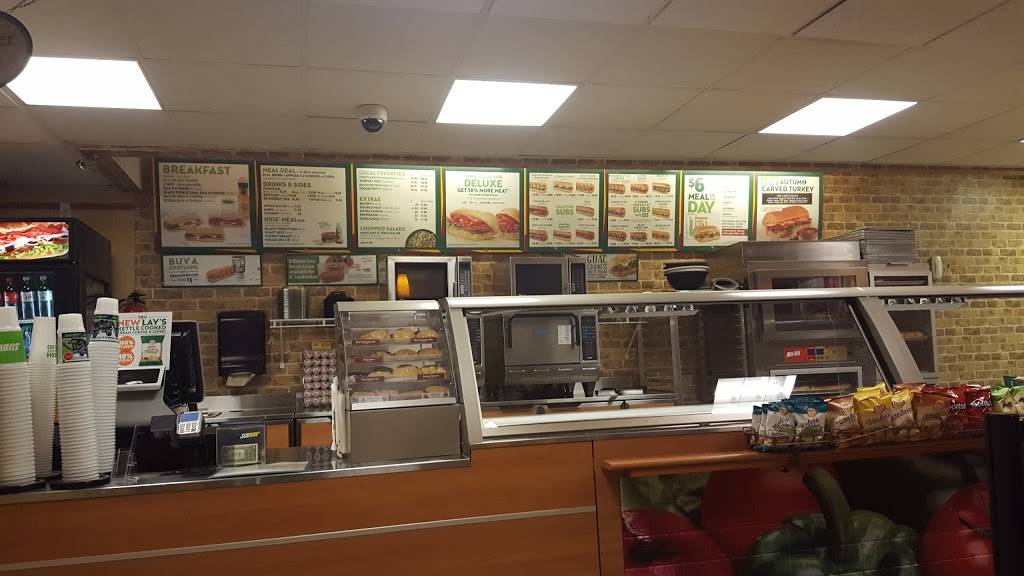 Subway | meal takeaway | 5603 4th Ave S, Seattle, WA 98108, USA | 2067624110 OR +1 206-762-4110