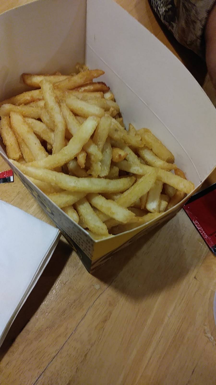 Golden Chick | meal takeaway | 2503 SE Military Dr, San Antonio, TX 78223, USA | 2105600924 OR +1 210-560-0924