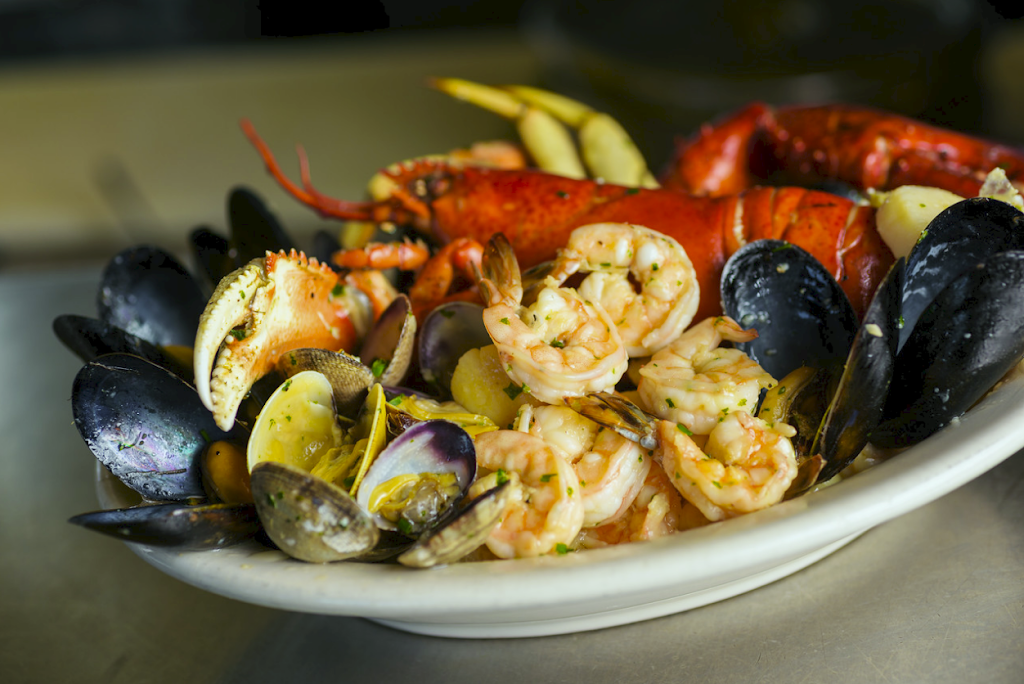 Cafe 8 | restaurant | 2829 Taylor St, San Francisco, CA 94133, USA | 4153591200 OR +1 415-359-1200