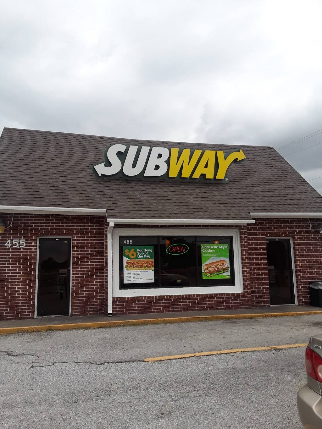 Subway Restaurants | restaurant | 455 W Pioneer Pkwy, Grand Prairie, TX 75051, USA | 9722649898 OR +1 972-264-9898