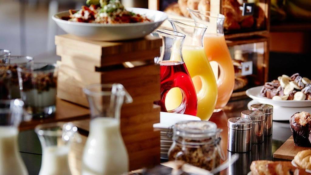 Sinder Lounge | restaurant | 4100 Admiralty Way, Marina Del Rey, CA 90292, USA | 3104484815 OR +1 310-448-4815