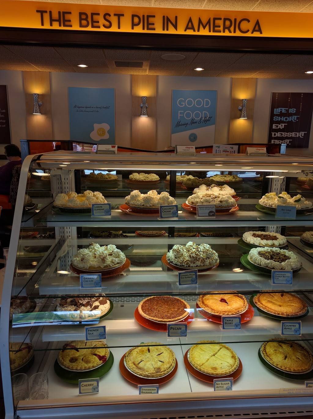 Village Inn | bakery | 2901 N Main St, Hutchinson, KS 67502, USA | 6206623116 OR +1 620-662-3116