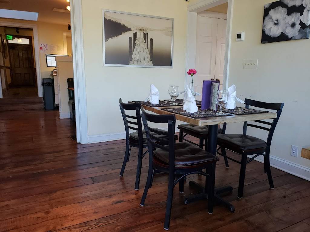 Thaiverse Restaurant Middleburg | restaurant | 101 S Madison St, Middleburg, VA 20117, USA | 5408833145 OR +1 540-883-3145