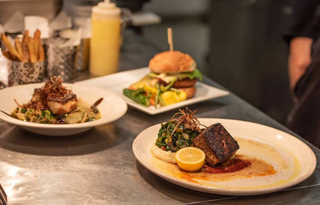 Ocean 302 Bar & Grill | restaurant | 302 Ocean Ave, Melbourne Beach, FL 32951, USA | 3218025728 OR +1 321-802-5728