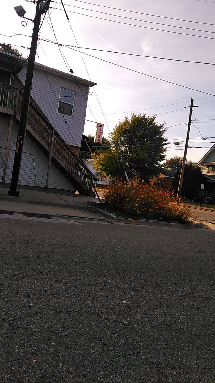 Premium New York Style Pizza | restaurant | 380 E Glenwood Ave, Akron, OH 44310, USA | 3302531313 OR +1 330-253-1313