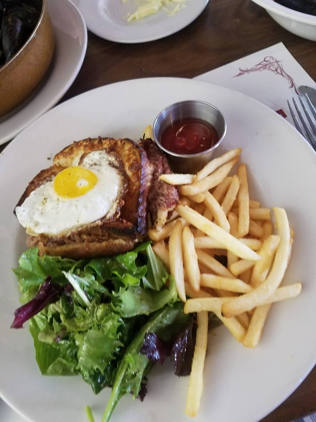 Aperitif Bistro Bayside | night club | 213-41 39th Ave, Bayside, NY 11361, USA | 7182156470 OR +1 718-215-6470