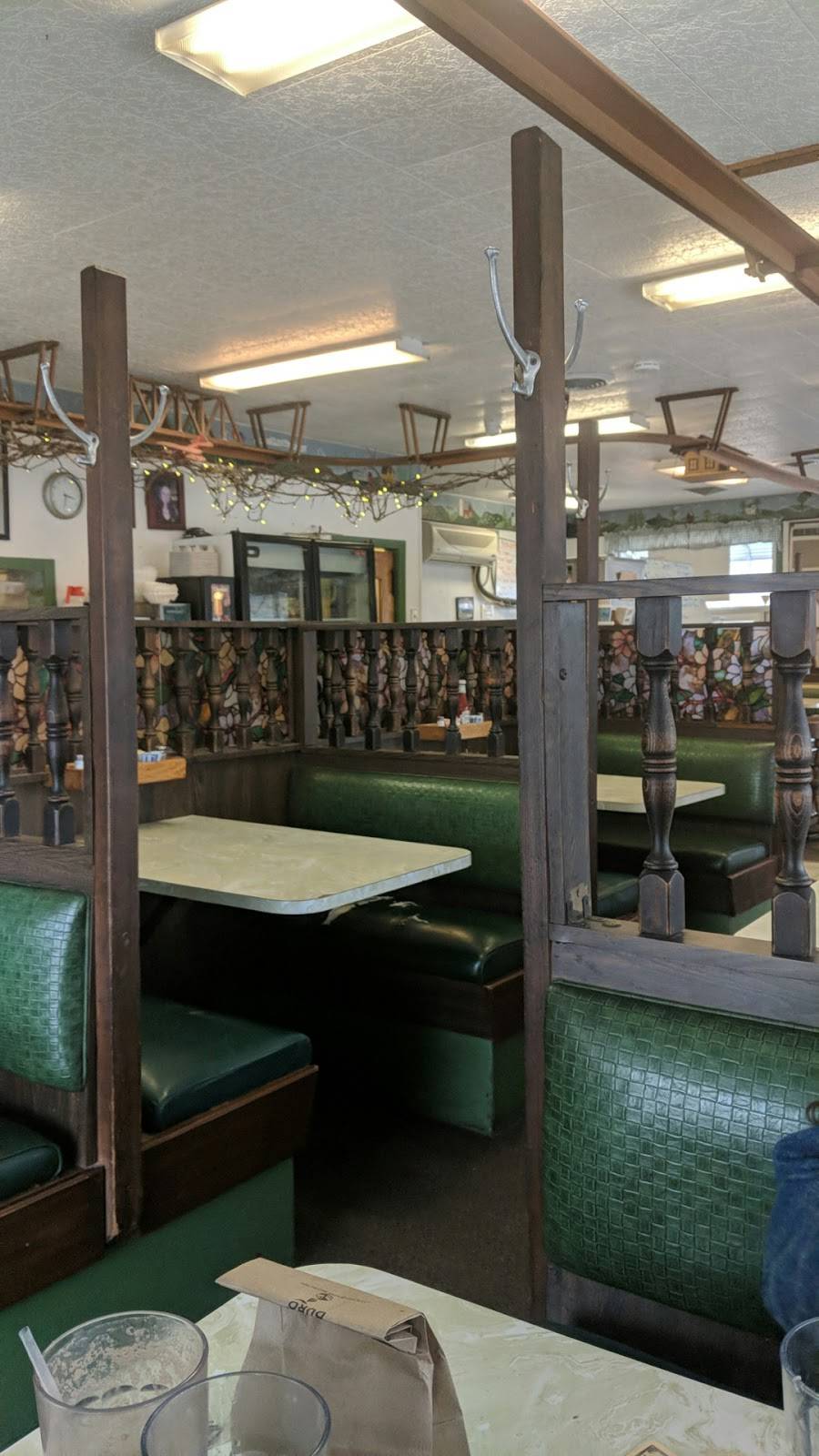 Michelettis Restaurant | restaurant | 1053 Newman Ave, Seekonk, MA 02771, USA | 5087616370 OR +1 508-761-6370