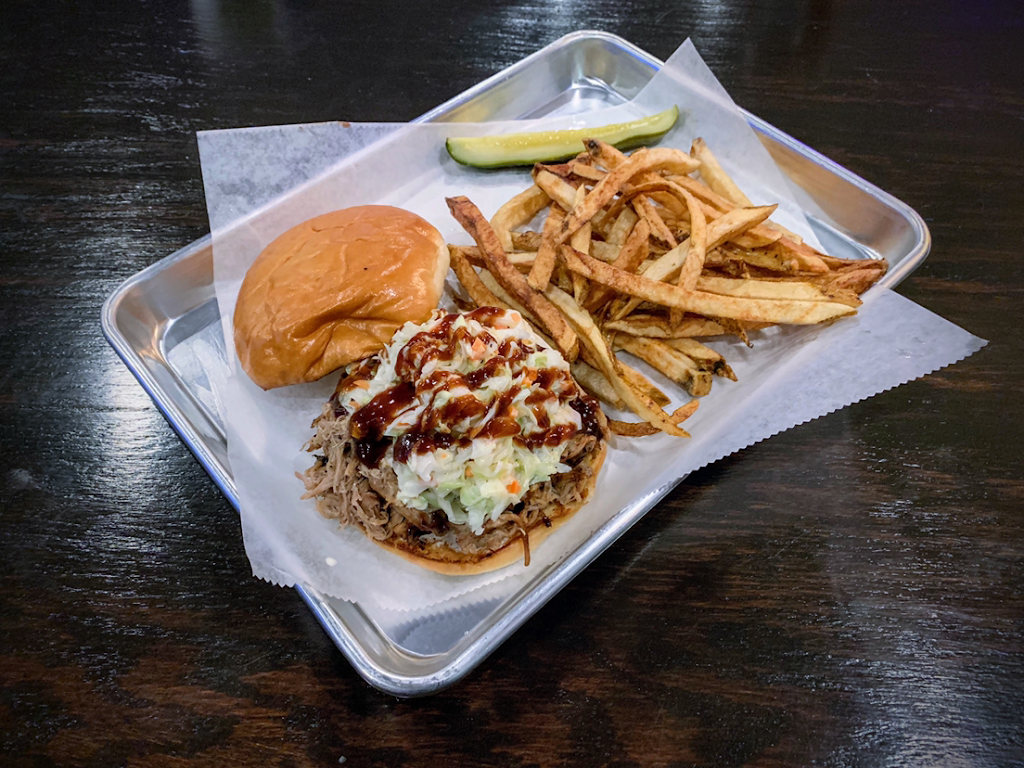 Tucks Tavern | restaurant | 876 Rubber Ave, Naugatuck, CT 06770, USA | 4752123453 OR +1 475-212-3453