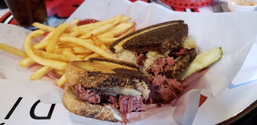 Billy-Hos | restaurant | 118 Main St, Pewaukee, WI 53072, USA | 2626919237 OR +1 262-691-9237