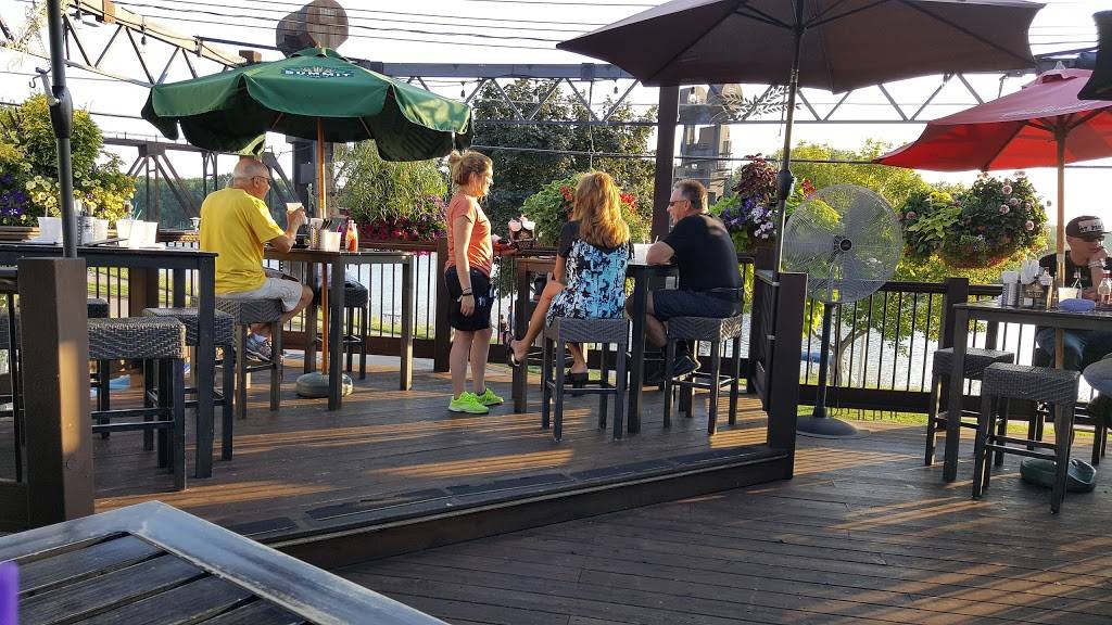 Muddy Waters Bar & Grill | restaurant | 231 Broad St, Prescott, WI 54021, USA | 7152625999 OR +1 715-262-5999