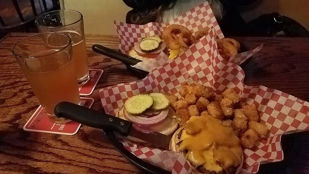 The Pour House Tavern | restaurant | 444 N 42nd St, Springfield, OR 97478, USA | 5417461337 OR +1 541-746-1337