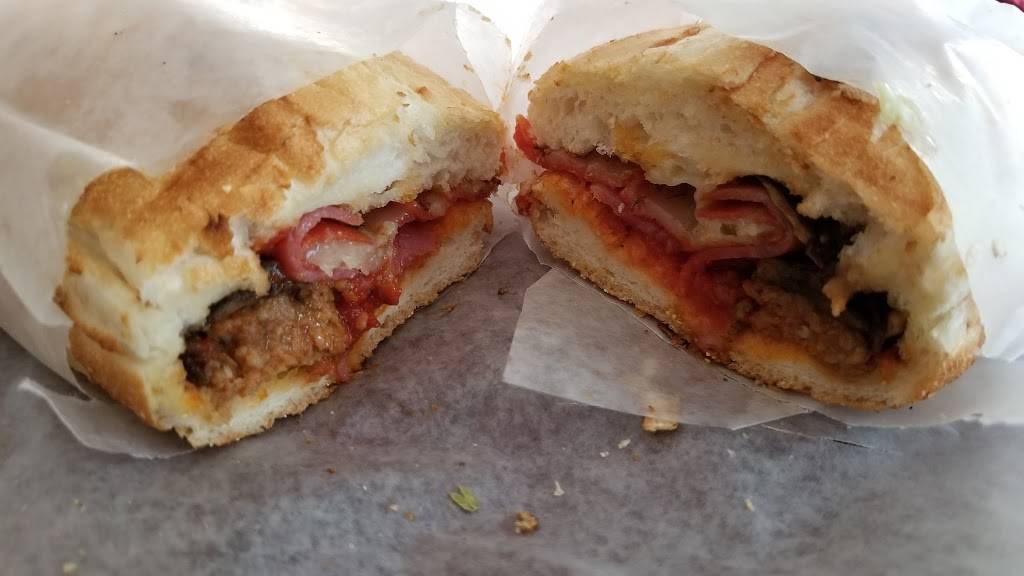 Potbelly Sandwich Shop | restaurant | 160 W Town Square Way #500, Oak Creek, WI 53154, USA | 4145635064 OR +1 414-563-5064