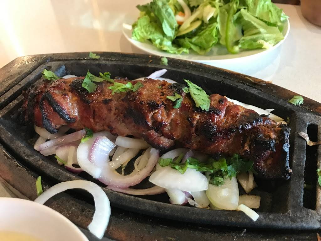 BarBQ Tonite | restaurant | 35 Dundas St W, Mississauga, ON L5B 4M4, Canada | 9052680088 OR +1 905-268-0088