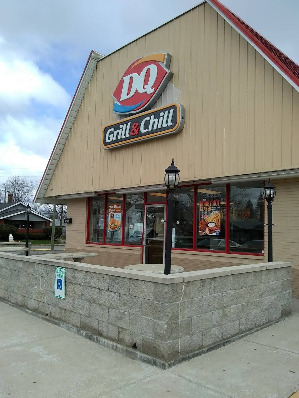 Dairy Queen | restaurant | 3906 E 10th St, Indianapolis, IN 46201, USA | 3173539397 OR +1 317-353-9397