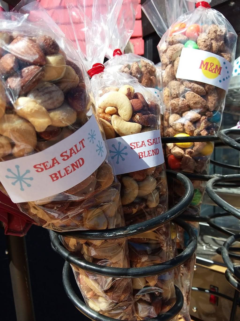 Totally Nuts & Company | restaurant | 919 Manitou Ave, Manitou Springs, CO 80829, USA | 7193069035 OR +1 719-306-9035