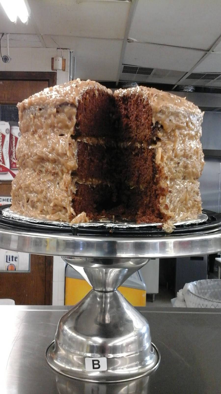 Daniels Soul Food Den | restaurant | 410 W McNichols Rd, Highland Park, MI 48203, USA | 3133772037 OR +1 313-377-2037