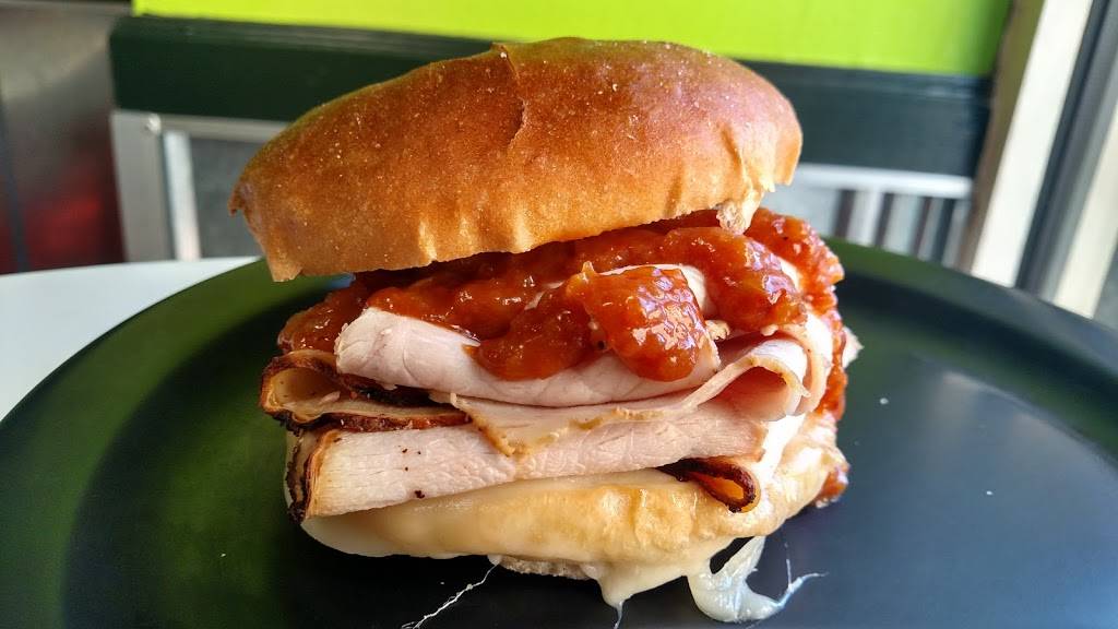 Mindy Bs Deli | restaurant | 828 Georgia Ave, Chattanooga, TN 37402, USA | 4235217932 OR +1 423-521-7932