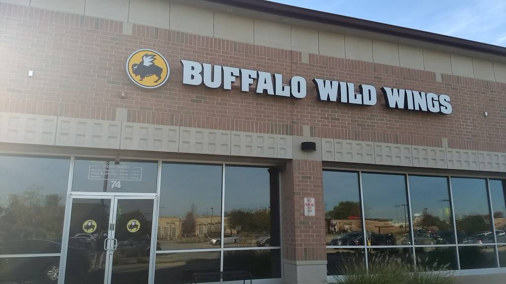 Buffalo Wild Wings | restaurant | 74 S Weber Rd, Romeoville, IL 60446, USA | 8153722999 OR +1 815-372-2999