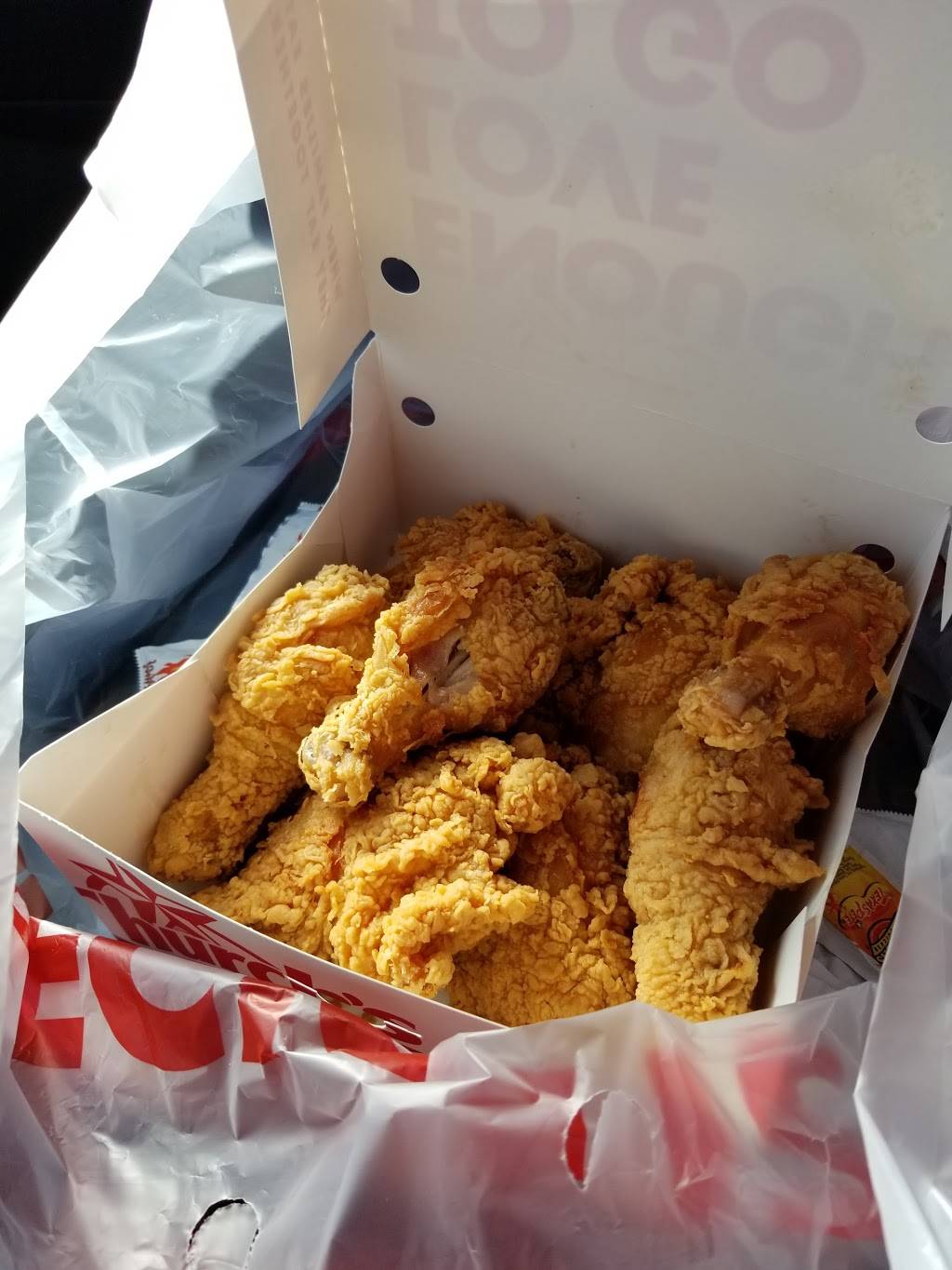 Churchs Chicken | restaurant | 10646 New Halls Ferry Road, Jennings, MO 63136, USA | 3148675612 OR +1 314-867-5612