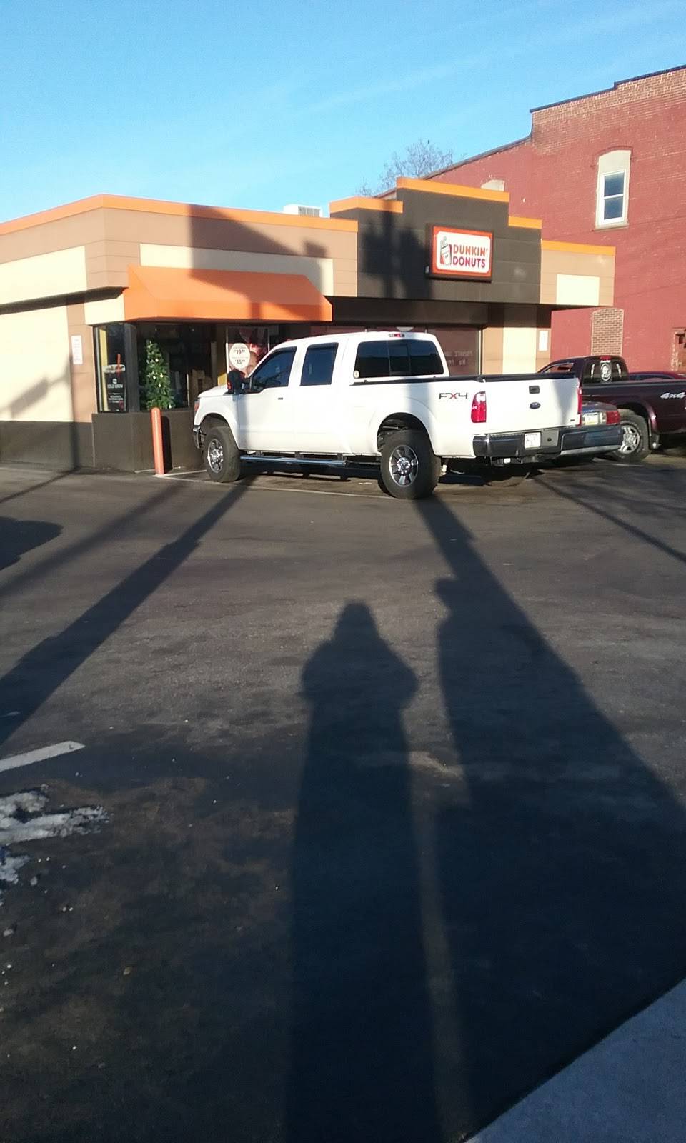 Dunkin | bakery | 40 S Main St, Carbondale, PA 18407, USA | 5702823364 OR +1 570-282-3364