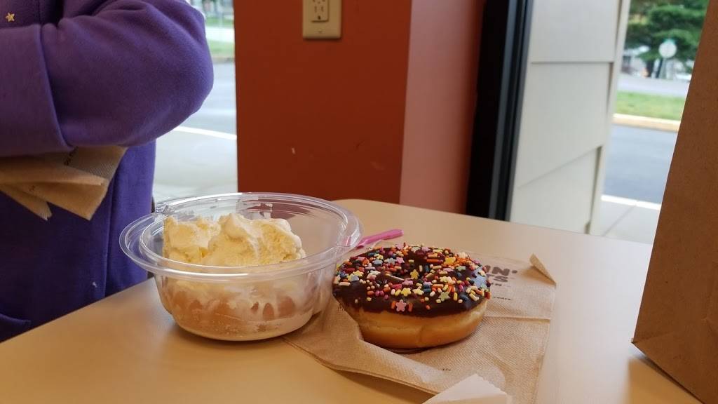 Dunkin | bakery | 10250 Page Ave, Overland, MO 63114, USA | 6369441129 OR +1 636-944-1129