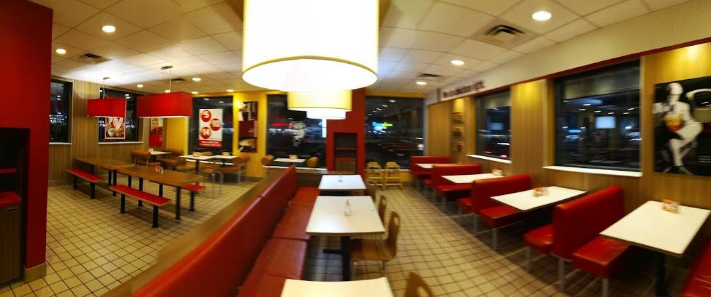 KFC | restaurant | 1400 N Lewis Ave, Waukegan, IL 60085, USA | 8476235152 OR +1 847-623-5152