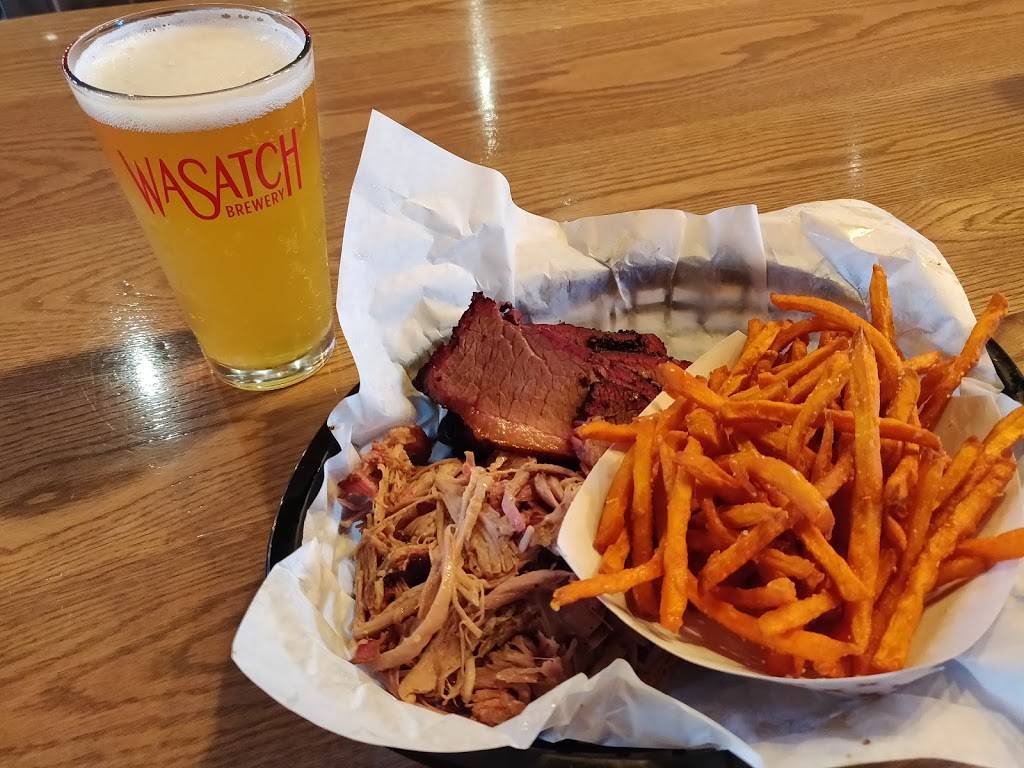 R&R BBQ | restaurant | 10646 Jerry Seiner Rd, South Jordan, UT 84095, USA | 8015239500 OR +1 801-523-9500