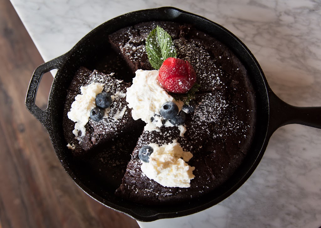 The Golden Pig | restaurant | 13380 US-101, Hopland, CA 95449, USA | 7076706055 OR +1 707-670-6055